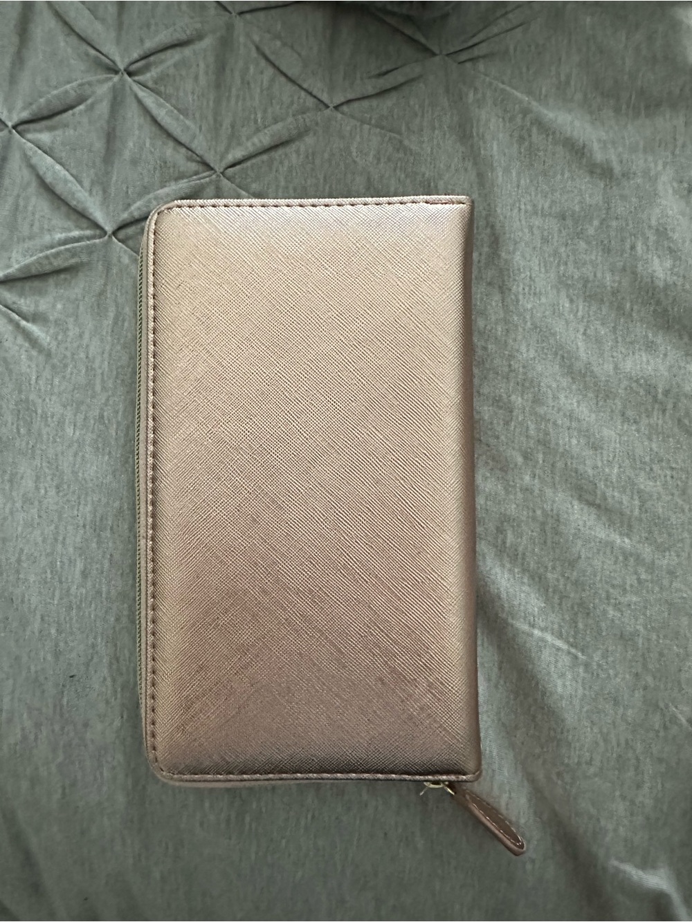 Women’s Zip-Around Wallet in Rose Gold